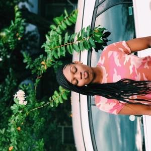 Meet your Posher, Kayla